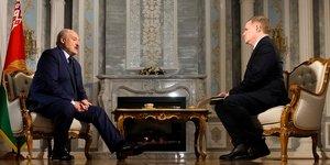 Ο Αλεξάντερ Λουκασένκο με τον Ίαν Φίλιπς, αντιπρόεδρο Διεθνών Ειδήσεων τουAssociated Press 