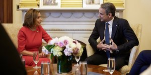 Στο Κογκρέσο ο πρωθυπουργός Κυριάκος Μητσοτάκης με τη Νάνσι Πελόζι