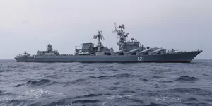 Ρωσικό πολεμικό πλοίο περιπολεί στη Μαύρη Θάλασσα