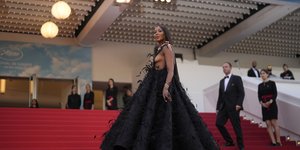 Η Ναόμι Κάμπελ στο φεστιβάλ των Καννών