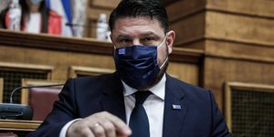 Ο υφυπουργός Άμυνας, Νίκος Χαρδαλιάς, στη Βουλή