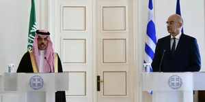 Ο Υπουργός Εξωτερικών της Σαουδικής Αραβίας και ο Έλληνας Υπουργός Εξωτερικών