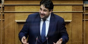 Θεόδωρος Λιβάνιος, στη Βουλή