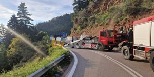 Το σημείο στο οποίο ο 72χρονος οδηγός έχασε τον έλεγχο του ΙΧ και έπεσε στον γκρεμό