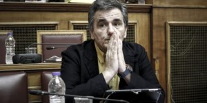 Ο Ευκλείδης Τσακαλώτος στη βουλή