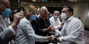 Αλέξης Τσίπρας, Ρένα Δούρου στην κεντρική επιτροπή