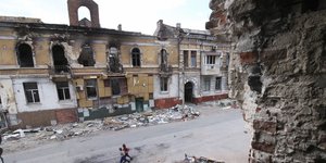 Βομβαρδισμένο κτίριο σε περιοχή της Λαϊκής Δημοκρατίας του Ντονέτσκ