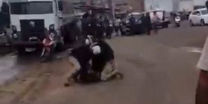 Σοκ στη Βραζιλία από τον θάνατο άνδρα σε πορτ-μπαγκάζ περιπολικού