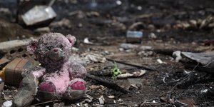 Απομεινάρια από βομβαρδισμένα σπίτια, στη Σαναά της Υεμένης, από τα αεροπλάνα της Σαουδικής Αραβίας