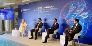 Στιγμιότυπα από τη σημερινή Συνέντευξη Τύπου
