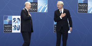 O ΓΓ του ΝΑΤΟ Γενς Στόλτενμπεργκ και ο Τούρκος πρόεδρος Ρετζέπ Ταγίπ Ερντογάν 