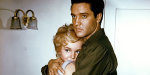 Οι Tuesday Weld και Elvis Presley στα γυρίσματα της ταινίας Wild in the Country