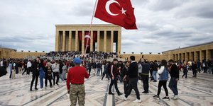 Toύρκοι στο μαυσωλείο του Κεμάλ Ατατούρκ στην Άγκυρα