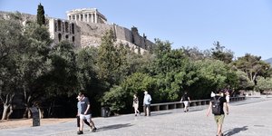 κόσμος στο κέντρο της Αθήνας