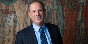 Josh Basseches: Ο διευθυντής του μουσείου του Οντάριο