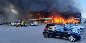 Πυραυλική επίθεση στην Ουκρανία σε εμπορικό κέντρο