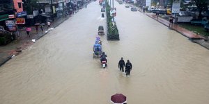 Μπαγκλαντές νεκροί πλημμύρες