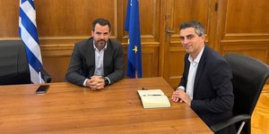 Ο υφυπουργός Ανάπτυξης και Επενδύσεων στη συνάντηση με τον διευθύνοντα σύμβουλο της Tykun, Νίκο Μπέη