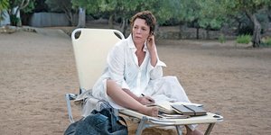 ολιβια κολμαν ξαπλωστρα 