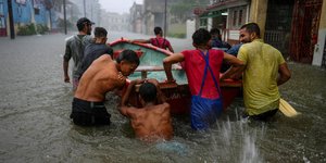 Πλημμύρες στην Κούβα από τον κυκλώνα Αγκάθα