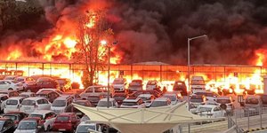 Φωτιά σε ηλεκτρικά οχήματα κατά τη διάρκεια φόρτισης