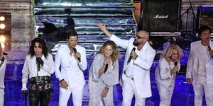 Μάγεψαν το Ηρώδειο Ντέσμον Τσάιλντ, Άλις Κούπερ, Μπόνι Τάιλερ, Ρουβάς στη συναυλία για τα Γλυπτά του Παρθενώνα 