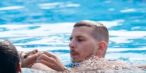 Διάσωση αθλήτριας που έχασε τις αισθήσεις της στην πισίνα στο Παγκόσμιο Πρωτάθλημα Υγρού Στίβου