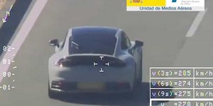 Porsche στην εθνική οδό με 300 χλμ./ώρα