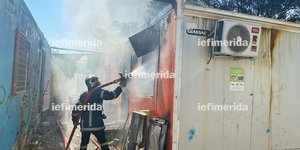 Φωτιά στη δομή μεταναστών στον Ελαιώνα