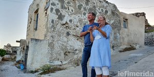 Οι Αυστριακοί δημοσιογράφοι και το παλιό σπίτι στην Τρυπητή της Μήλου