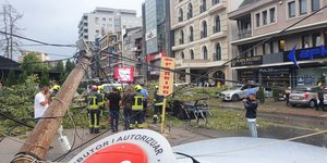 Ένας νεκρός από πτώση δέντρου στο Κόσοβο