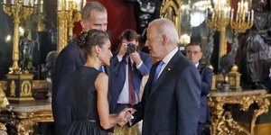 Βασιλικό δείπνο στην Ισπανία: Τα πειράγματα Μπάιντεν στο βασιλικό ζεύγος