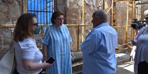 Η Λίνα Μενδώνη στο Βαλιδέ Τζαμί της Μυτιλήνης