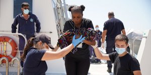 Γιάννης Πλακιωτάκης μετανάστες Λέσβος Αιγαίο