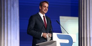 Ο Κυριάκος Μητσοτάκης μιλά στην τελετή Βραβείων του ΕΒΕΑ