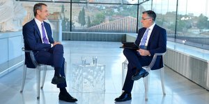 Ο Κυριάκος Μητσοτάκης παραχωρεί συνέντευξη στον Γιώργο Κουβαρά