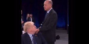 «Ο Ερντογάν επιλέγει το επόμενο θύμα του» -Το χιουμοριστικό βίντεο από τη σύνοδο του ΝΑΤΟ με τον Μπόρις Τζόνσον