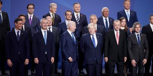 Οικογενειακή φωτογραφία των ηγετών του ΝΑΤΟ 