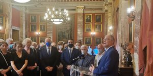 Η Βουλή τίμησε τον Φ. Πετσάλνικο, τοποθετώντας την προτομή του στο εντευκτήριο