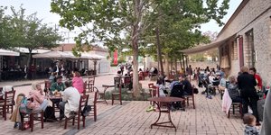 πλατεια καφε πλατανος