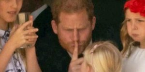 Ο πρίγκιπας Χάρι στο παλάτι του Μπάκιγχαμ, στο Ιωβηλαίο της βασίλισσας Ελισάβετ