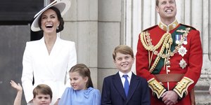 Πρίγκιπας Γουίλιαμ και Κέιτ Μίντλετον μαζί με τα τρία τους παιδιά