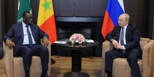 O  Πούτιν με τον πρόεδρο της Σενεγάλης
