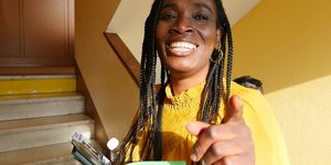 Η Ρασέλ Κεκέ εξελέγη βουλευτής με το κόμμα Μελανσόν