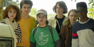 μερικοί από τους ηθοποιούς του Stranger Things που προβάλλεται από το Netflix