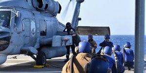Συνεκπαίδευση μονάδων του Πολεμικού Ναυτικού με γαλλικό αεροσκάφος νοτιοδυτικά της Κρήτης