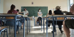 θέματα πανελλήνιες αρχαία ελληνικά μαθηματικά βιολογία / υποψήφιοι μέσα σε εξεταστικό κέντρο πανελλαδικών