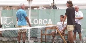 Απόστολος και Στέφανος Τσιτσιπάς στην προπόνηση στη Μαγιόρκα