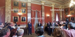 Την μνήμη του πρώην προέδρου της Βουλής Δημήτρη Σιούφα τίμησε σε ειδική εκδήλωση το ελληνικό Κοινοβούλιο. 