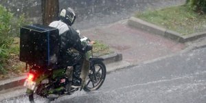 Εντονη βροχόπτωση